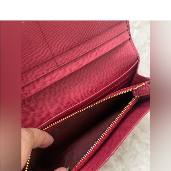 Authentic Prada Fuchsia Saffiano Leather Bow Continental Wallet - Picture 8 of 15